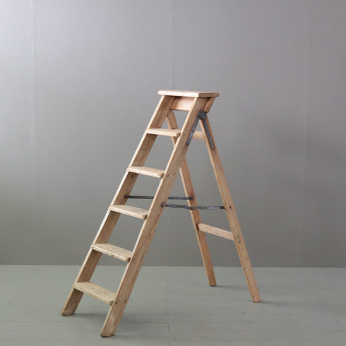 C447 ラダー 木製 輸入家具 高さ121㎝ 幅45㎝ 奥行109㎝