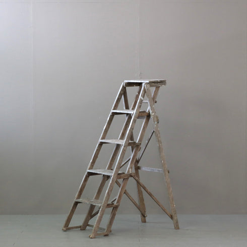C457 ステップラダー 木製 輸入家具 高さ118㎝ 幅47㎝ 奥行き83㎝