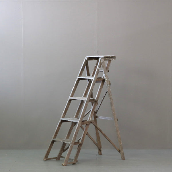C457 ステップラダー 木製 輸入家具 高さ118㎝ 幅47㎝ 奥行き83㎝