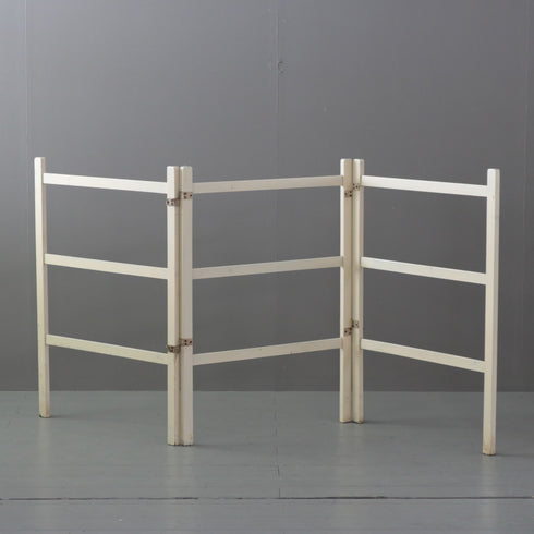 C473 白タオルラック 折り畳み式 木製 イギリス輸入家具 高さ90㎝幅69㎝ 奥行7㎝