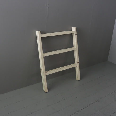 C473 白タオルラック 折り畳み式 木製 イギリス輸入家具 高さ90㎝幅69㎝ 奥行7㎝