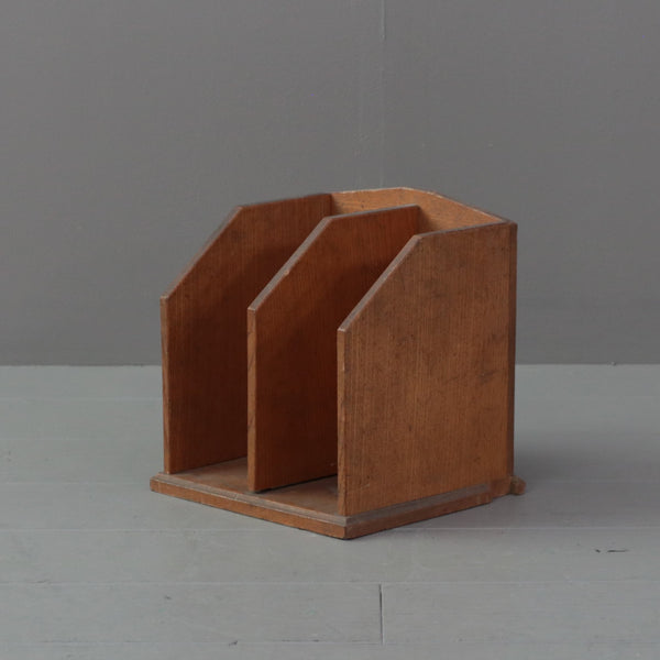 C476 ブックスタンド 木製 イギリス輸入家具 高さ21㎝ 幅21㎝ 奥行19㎝