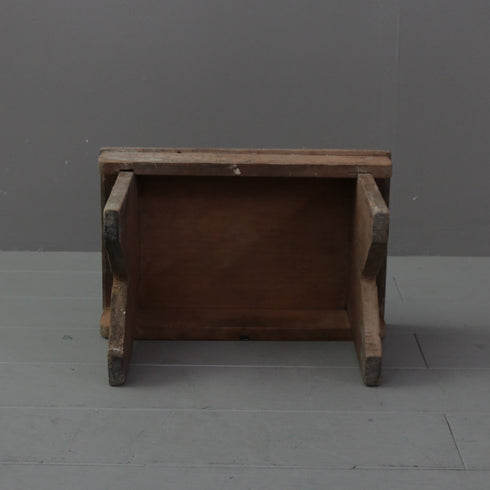 C477 スツール 展示台 木製 輸入家具 高さ24㎝ 幅34㎝ 奥行21㎝