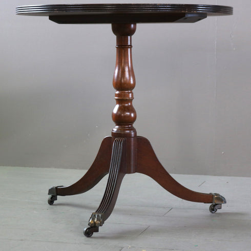 C483 サイドテーブル 木製 キャスター付き 輸入家具 高さ60㎝ 幅61㎝ 奥行61㎝