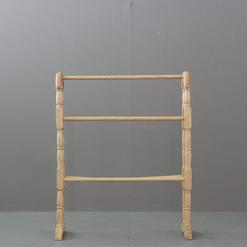 C489 ペニーワイズ タオルハンガー 木製 イギリス輸入家具 高さ78㎝ 幅63㎝ 奥行30㎝