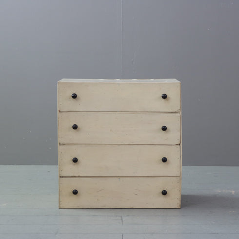 C498 白サイドチェスト 木製 イギリス輸入家具 高さ47㎝ 幅45㎝ 奥行33㎝