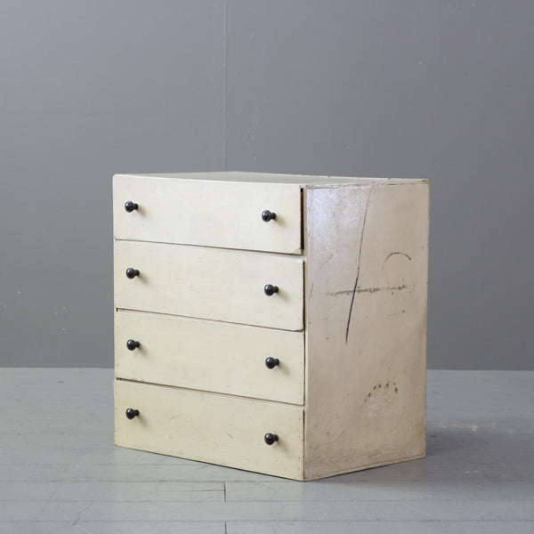 C498 白サイドチェスト 木製 イギリス輸入家具 高さ47㎝ 幅45㎝ 奥行33㎝