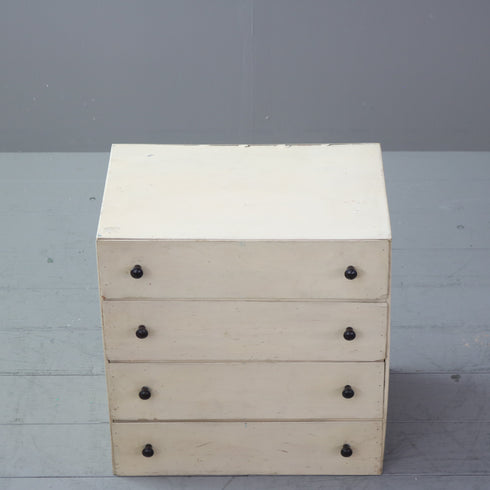 C498 白サイドチェスト 木製 イギリス輸入家具 高さ47㎝ 幅45㎝ 奥行33㎝