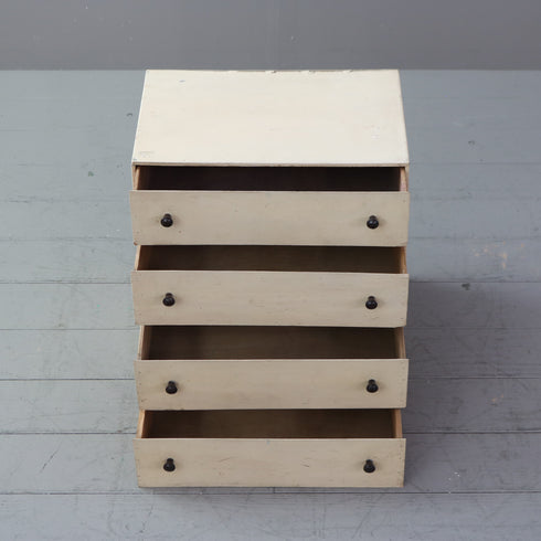 C498 白サイドチェスト 木製 イギリス輸入家具 高さ47㎝ 幅45㎝ 奥行33㎝