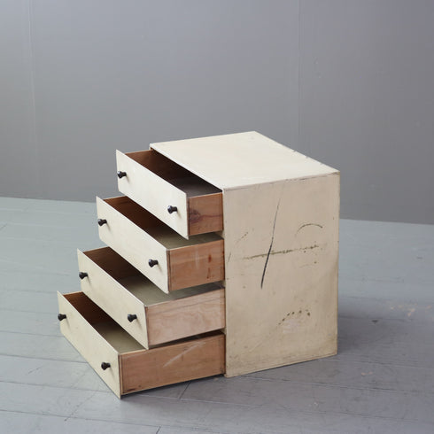 C498 白サイドチェスト 木製 イギリス輸入家具 高さ47㎝ 幅45㎝ 奥行33㎝