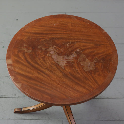 C511 べヴァン・ファンネル サイドテーブル 木製 イギリス輸入家具 高さ56㎝ 幅50㎝ 奥行50㎝