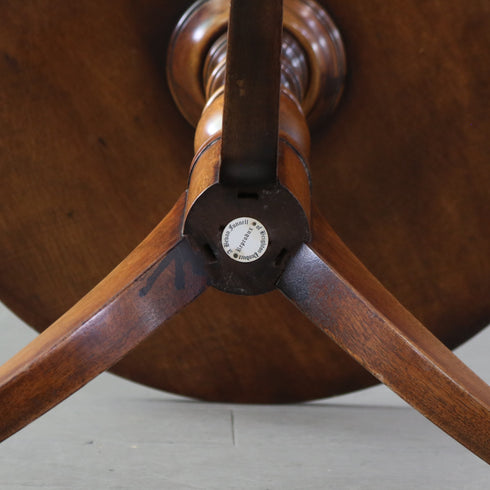 C511 べヴァン・ファンネル サイドテーブル 木製 イギリス輸入家具 高さ56㎝ 幅50㎝ 奥行50㎝