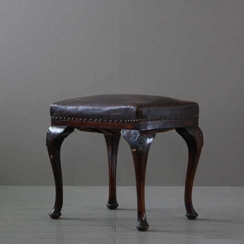 C515 レザースツール 木製 猫脚 イギリス輸入家具 高さ52㎝ 幅52㎝ 奥行42㎝