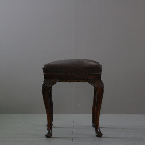 C515 レザースツール 木製 猫脚 イギリス輸入家具 高さ52㎝ 幅52㎝ 奥行42㎝