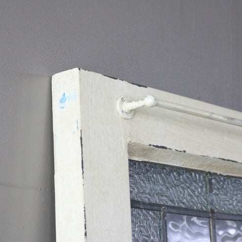 C522 白い扉 ステンドグラス 木製 什器 高さ198㎝ 幅79㎝ 奥行4.5㎝