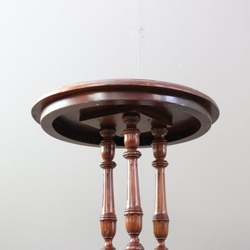 C527 サイドテーブル 木製 輸入家具 高さ59㎝ 幅50㎝ 奥行50㎝