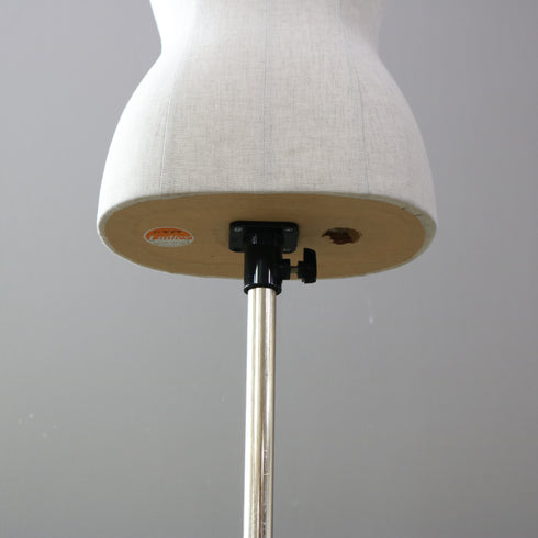 B539 トルソ 女性 伸縮 什器 高さ98㎝ 幅30㎝ 奥行26㎝