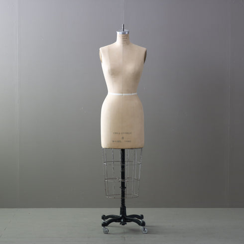 B540 トルソ レディース キャスター付き 什器 高さ155㎝ 幅35㎝ 奥行33㎝