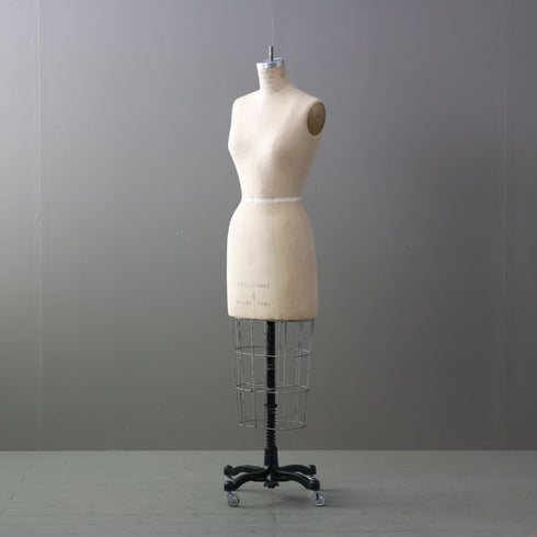 B540 トルソ レディース キャスター付き 什器 高さ155㎝ 幅35㎝ 奥行33㎝