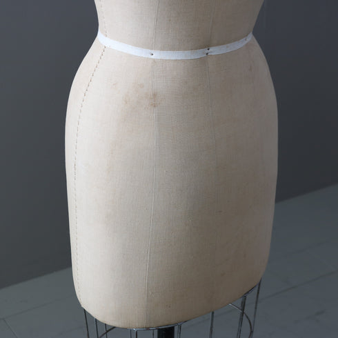 B540 トルソ レディース キャスター付き 什器 高さ155㎝ 幅35㎝ 奥行33㎝