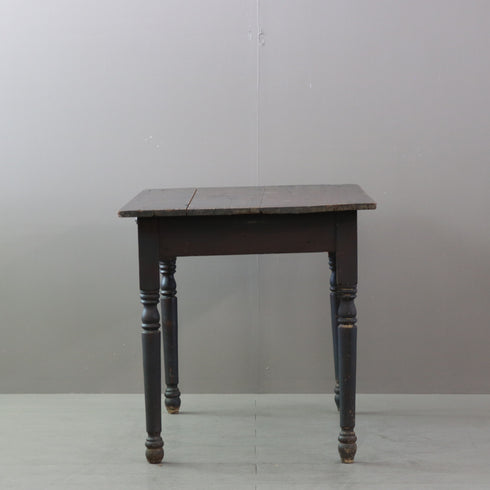 C545 引き出し付きテーブル 展示台 木製 什器 高さ71㎝ 幅107㎝ 奥行69㎝