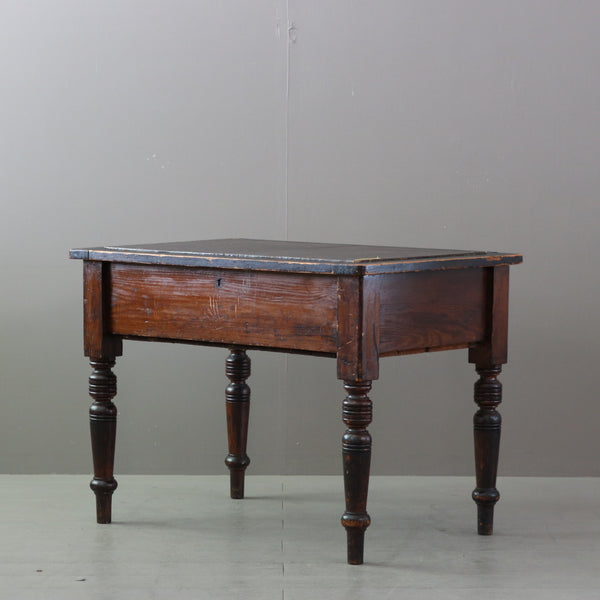 C546 収納付きテーブル 展示台 木製 什器 高さ66㎝ 幅91㎝ 奥行61㎝