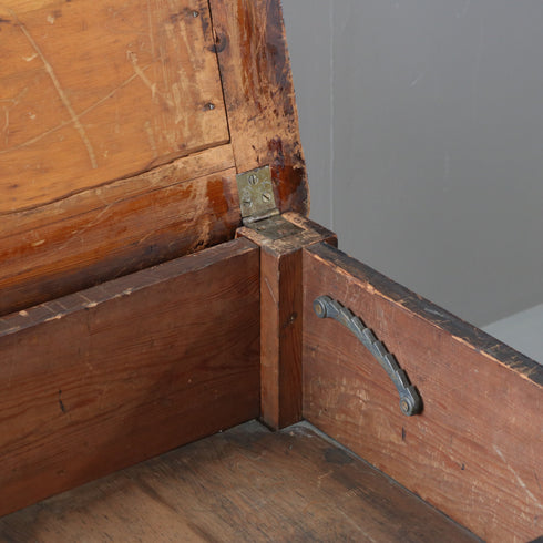 C546 収納付きテーブル 展示台 木製 什器 高さ66㎝ 幅91㎝ 奥行61㎝