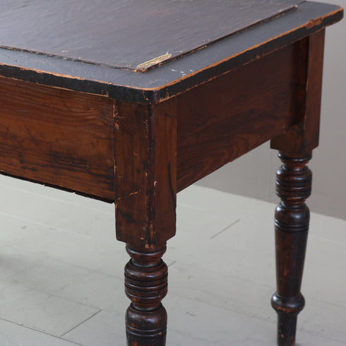 C546 収納付きテーブル 展示台 木製 什器 高さ66㎝ 幅91㎝ 奥行61㎝