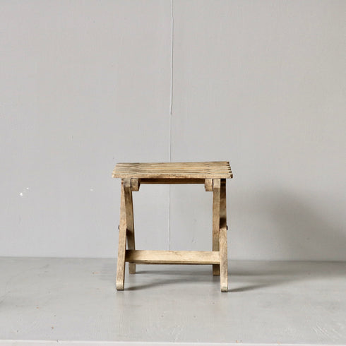 0354 アンティーク小型展示台