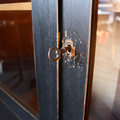 0402 アンティークキャビネット