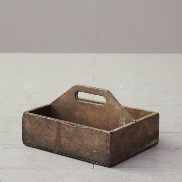 イギリスアンティークの木製ツールボックスの全体画像