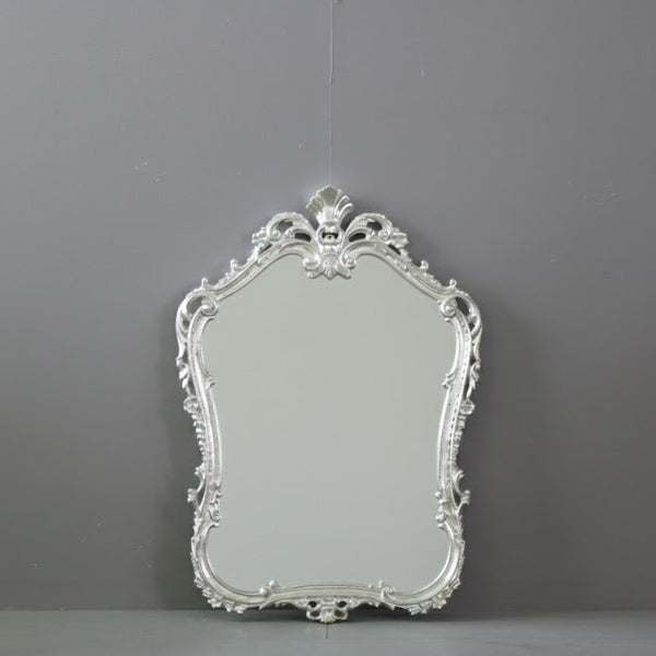 ヴィンテージのシルバーカラーのウォールミラー