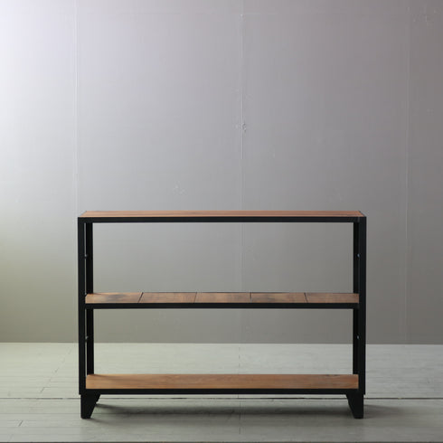 ウッド×アイアンの3段のオープンシェルフの正面からの全体画像