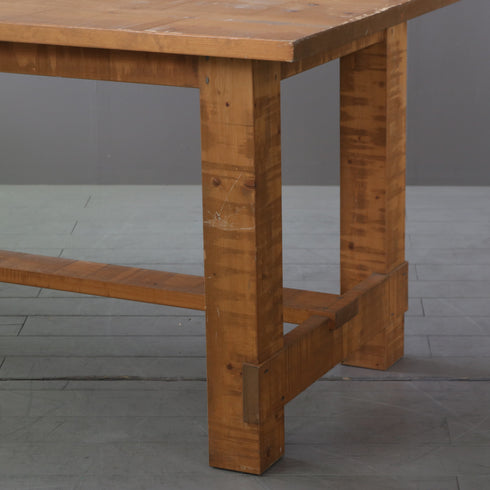 木製ワークテーブル作業台の脚部分のアップ画像