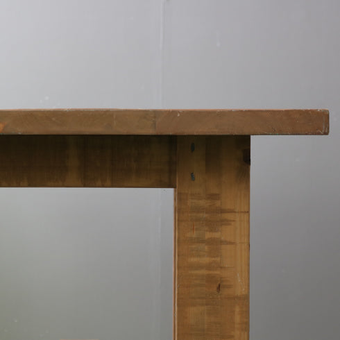 木製ワークテーブル作業台の天板側面のアップ画像