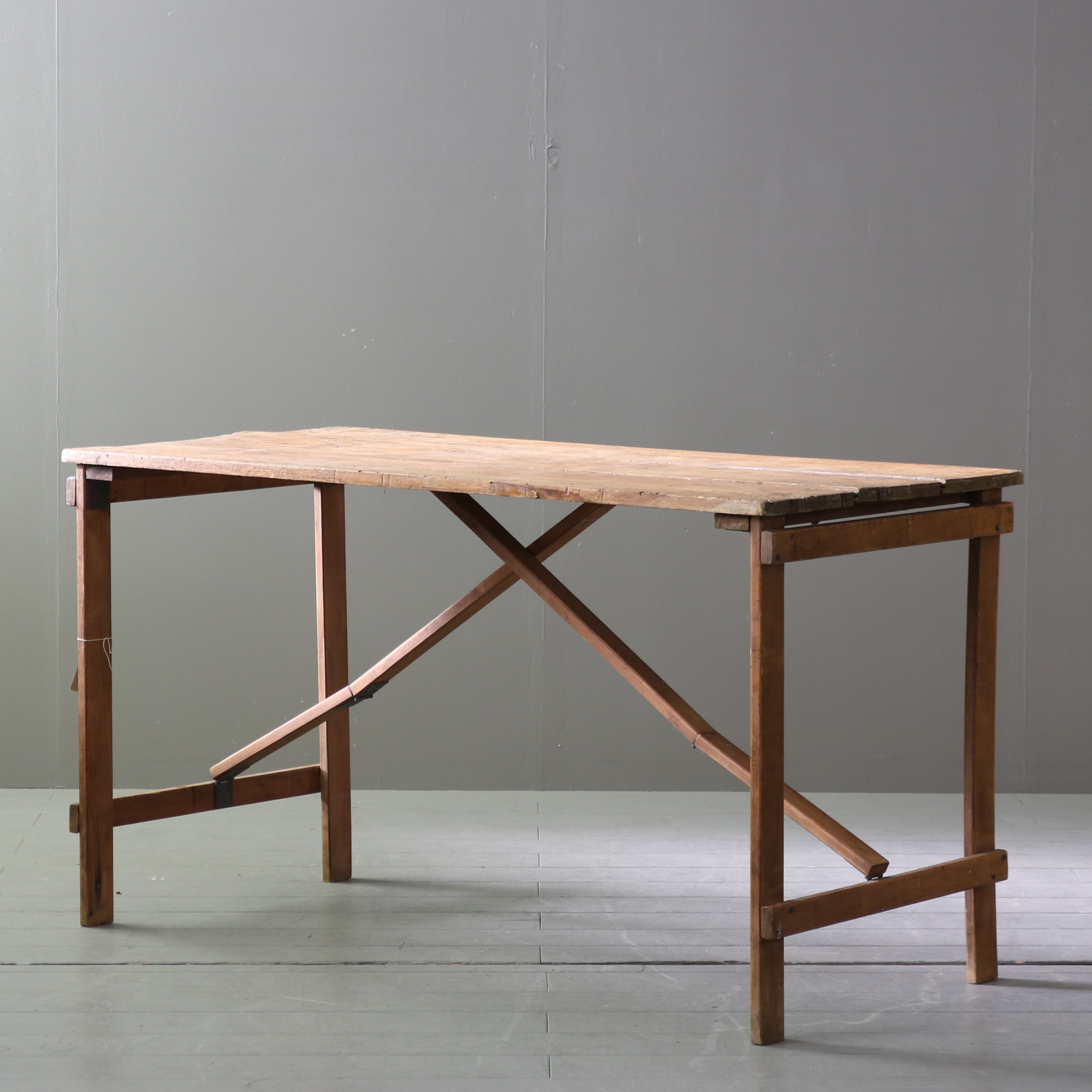 C614 アンティーク折り畳みテーブル 木製 輸入家具 高さ76㎝ 幅137