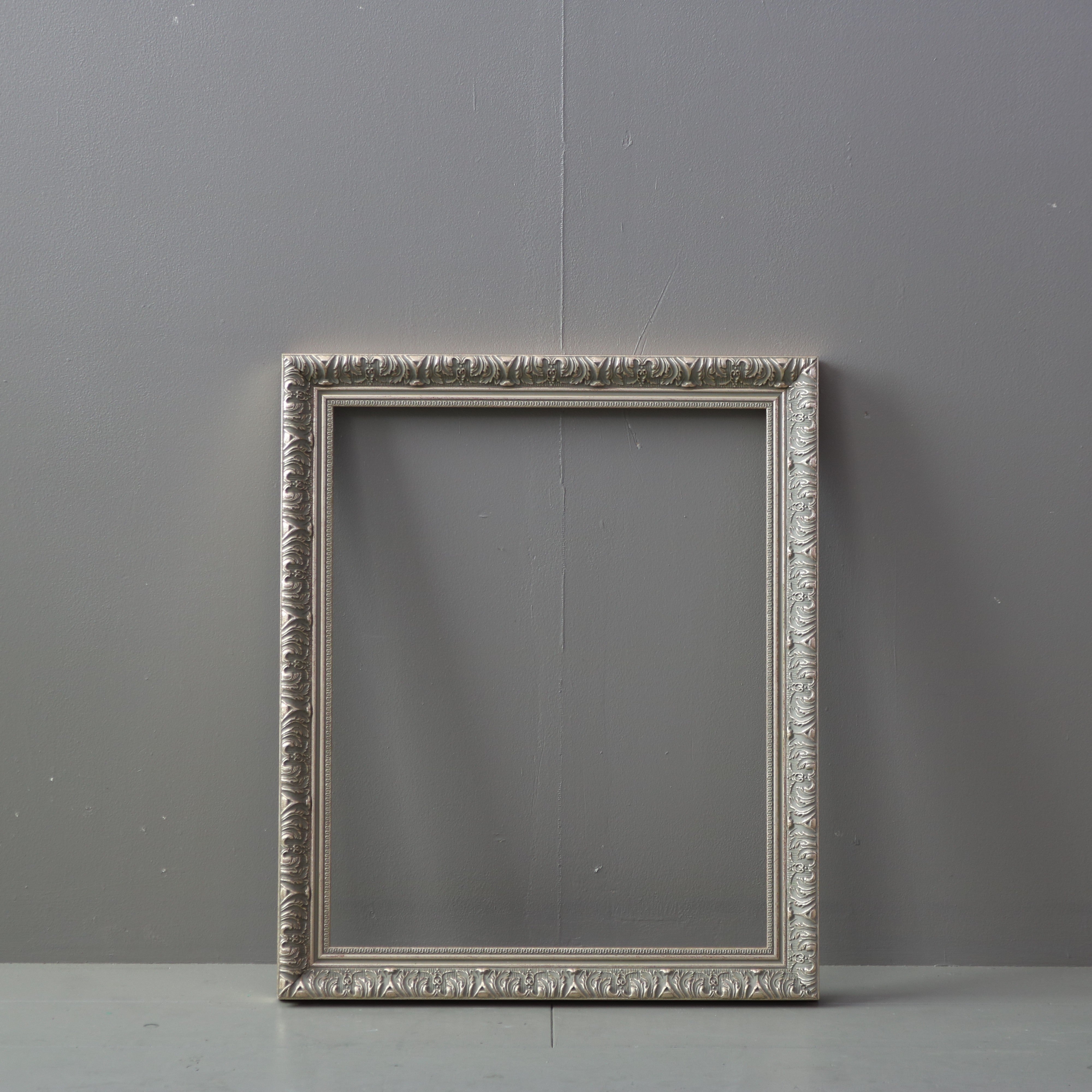 G695 額縁 ゴールド 木製 高さ56㎝ 幅47㎝ 奥行き4㎝ – uragami