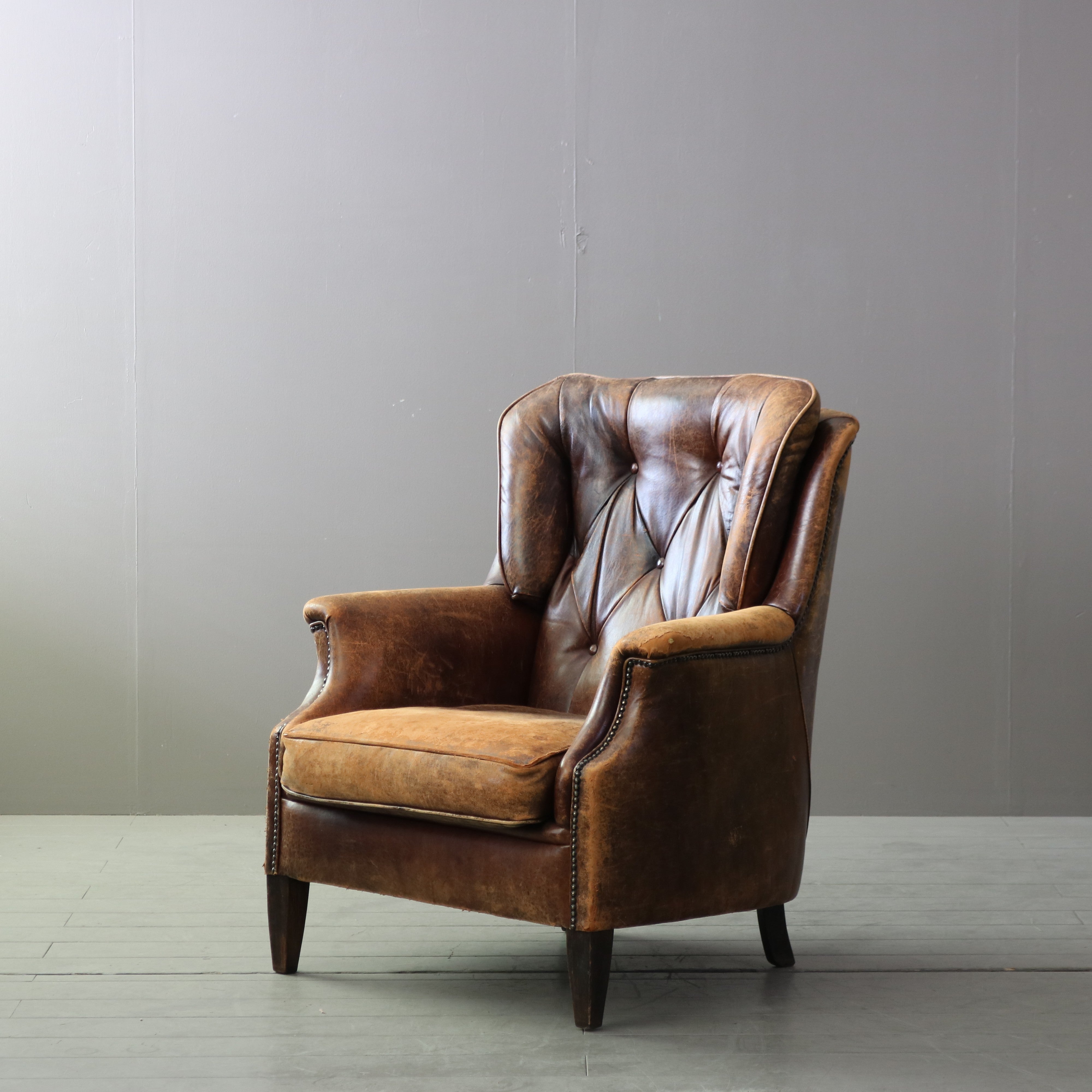 アンティークヴィンテージ  C721 ヴィンテージ タフティングソファー 高さ97㎝ 幅84㎝ 奥行き84