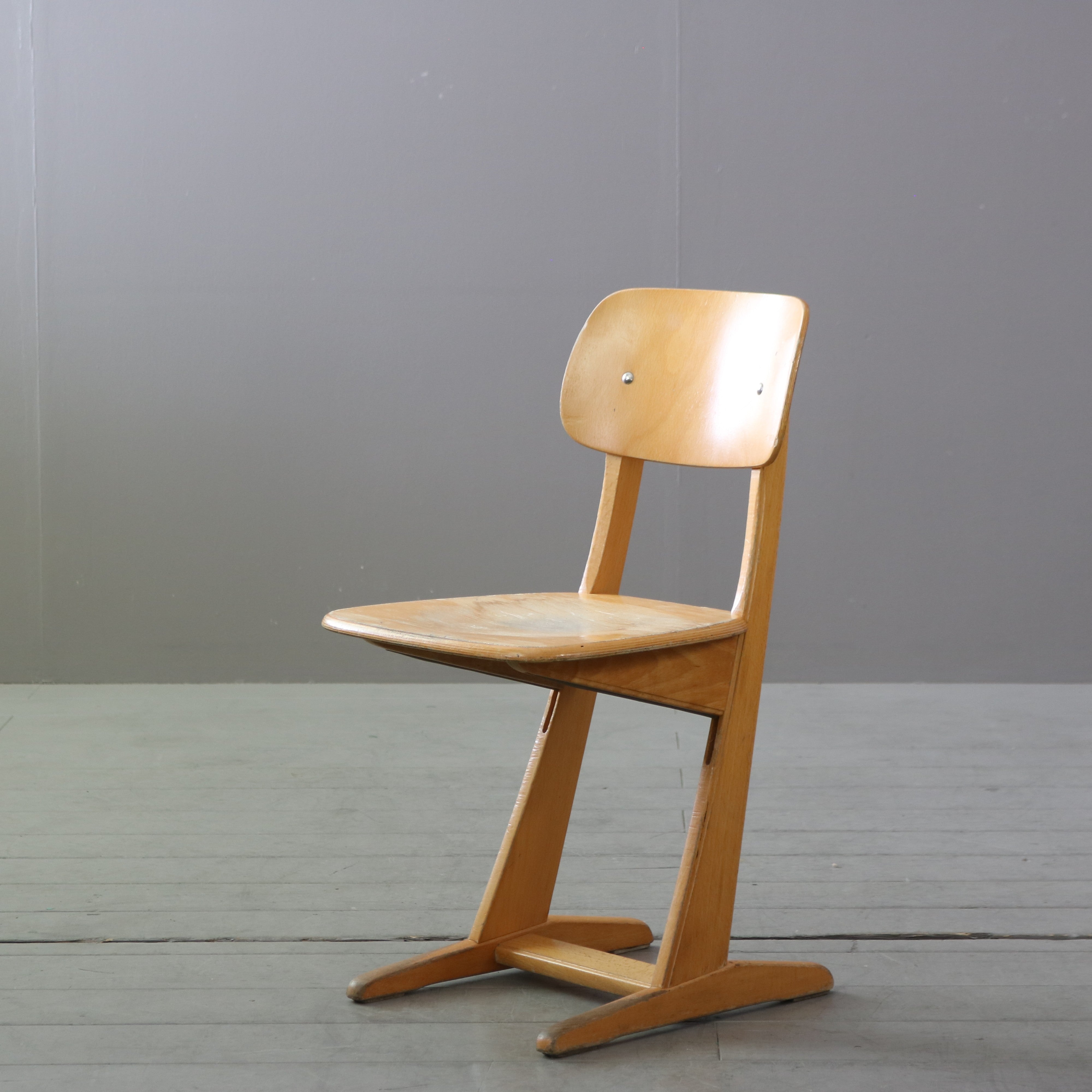 ヴィンテージ スクールチェア 木製 ドイツ輸入家具 高さ67㎝ 幅33