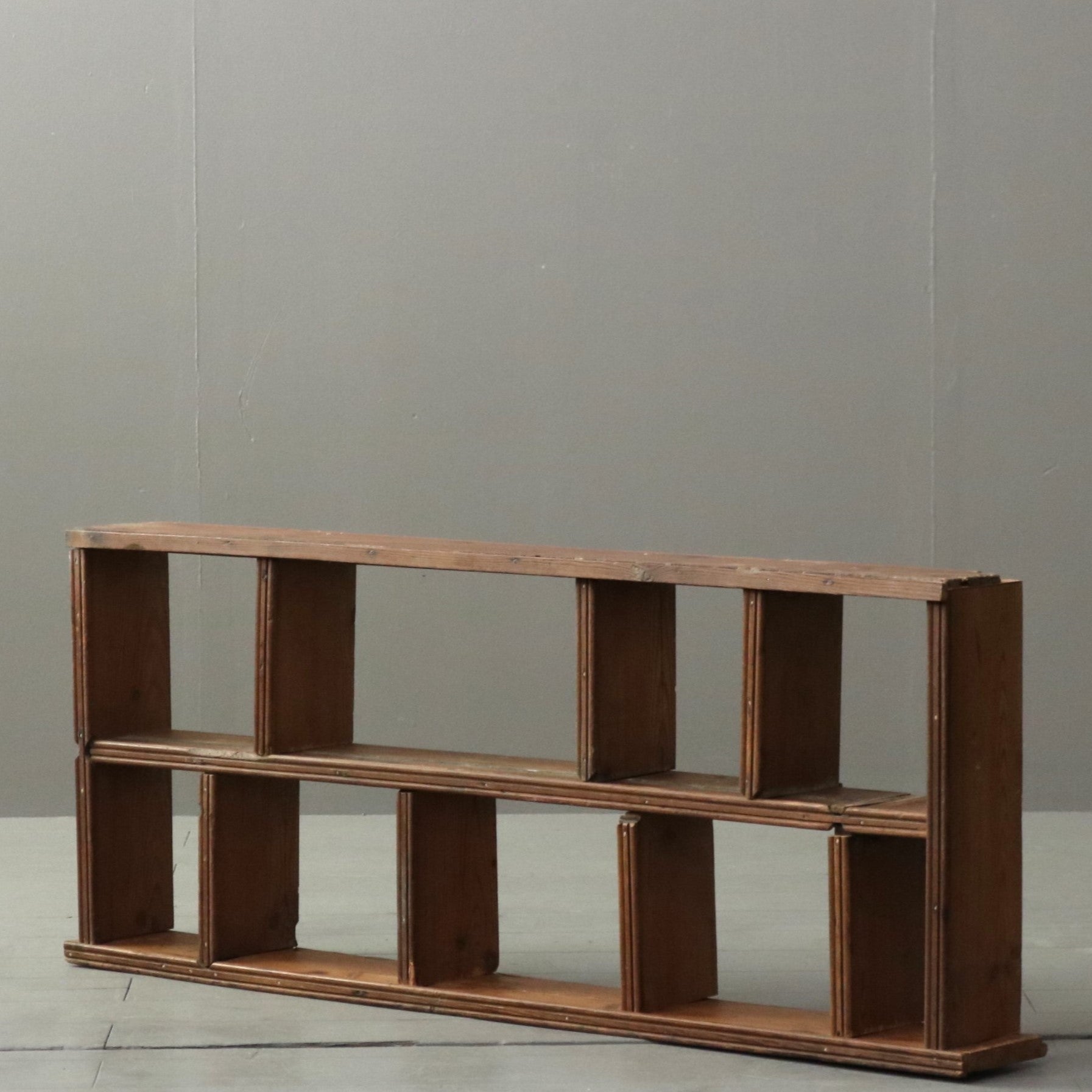 古い木味の楔どめ4段本棚G607 アンティーク収納棚店舗什器